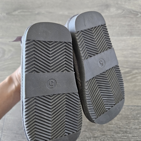 Infant ugg style boots with soft fur - Picture 4 of 5